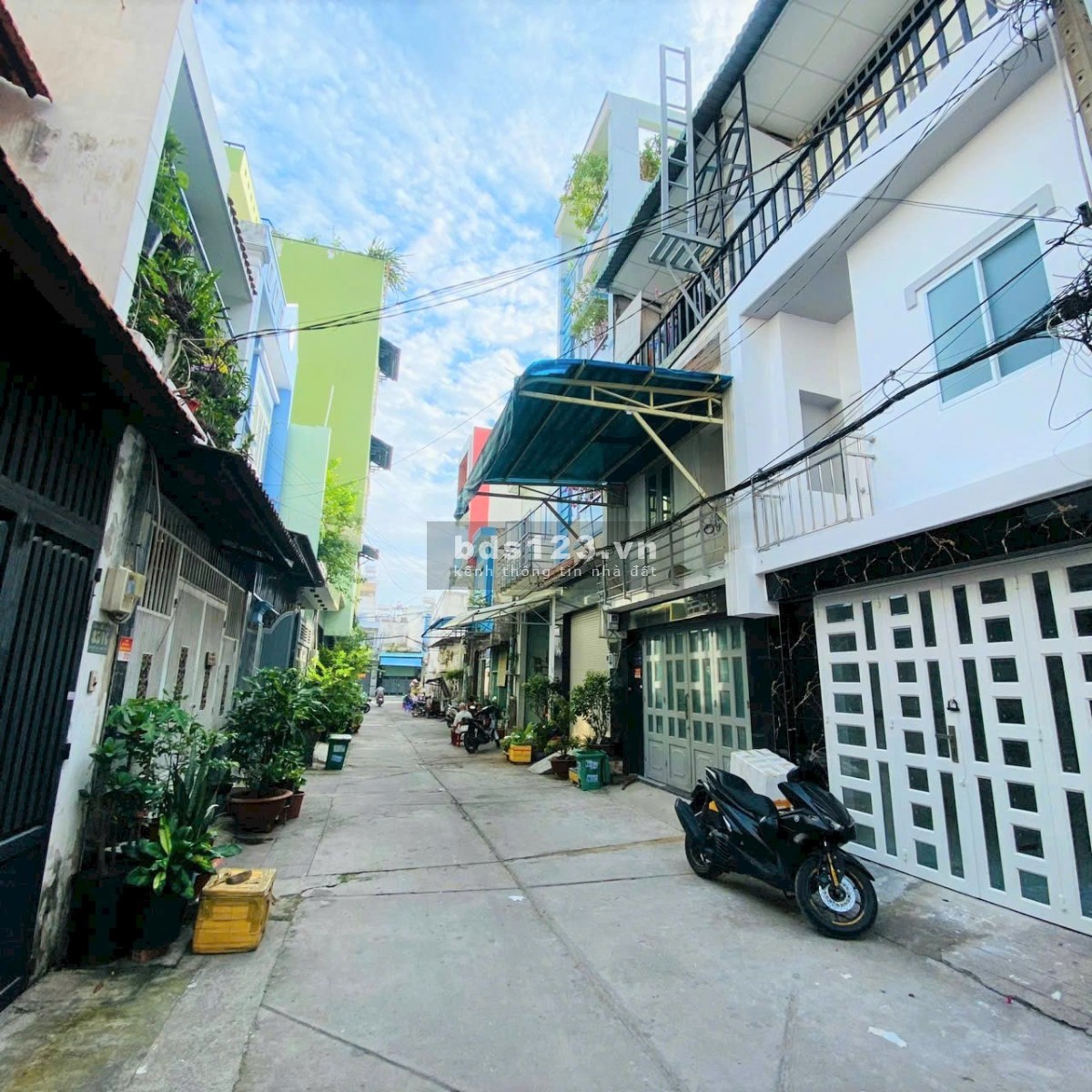 Nhà ngay chợ 26 3, ph BHH, Bình Tân, đường 7m, DT cn 34m2. Giá chỉ 3,4 tỷ. Kh mua ở ngay