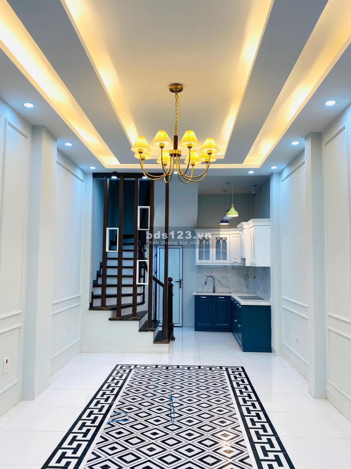 Chủ cần bán nhà Cầu Giấy, DT 45m² x 5 tầng, cửa khóa số chống trộm thông minh, giá nhỉnh 6 tỷ