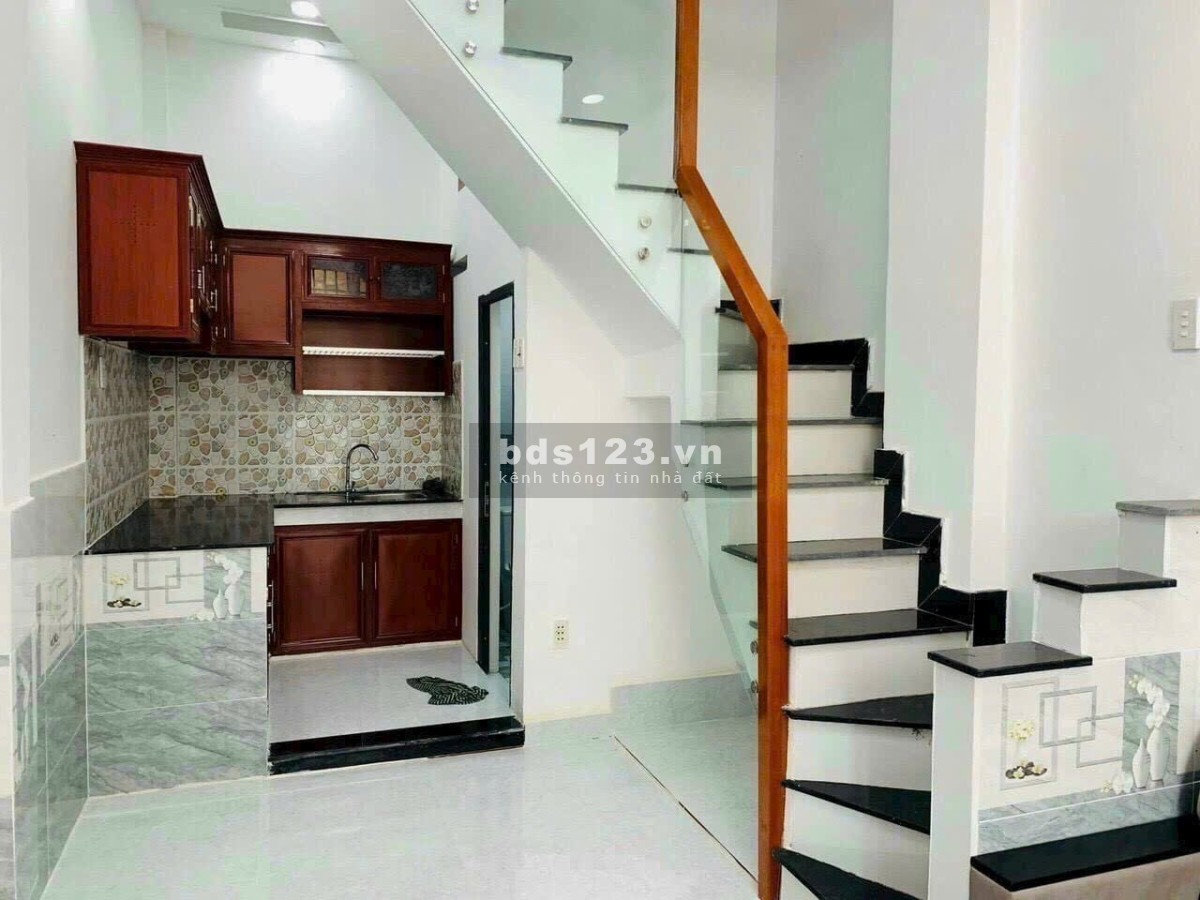 Bán nhà đẹp Gò Vấp, kết cấu 2 tầng, 2 phòng ngủ, đường Thống Nhất, chỉ 2.69 tỷ.