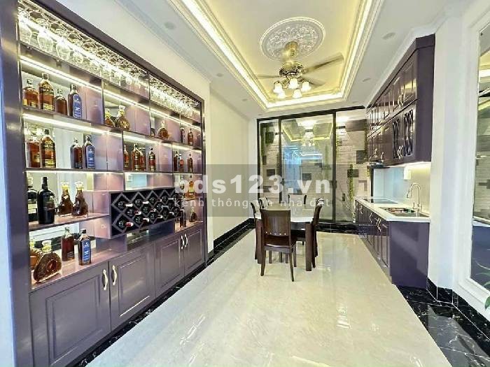 Ngôi Nhà 4 Tầng Tại Thịnh Quang, Thái Thịnh, Đống Đa, 48m2, Giá 6.5 Tỷ - Ô Tô Gần