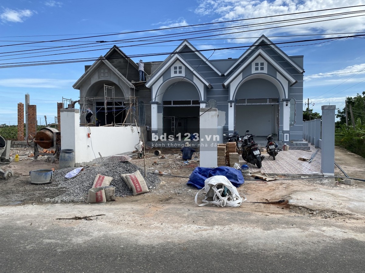 Nhà phố VinaHome 3 Hàm Liêm, cách trung tâm Phan Thiết 10 phút, chỉ 600Tr nhận nhà ngay.