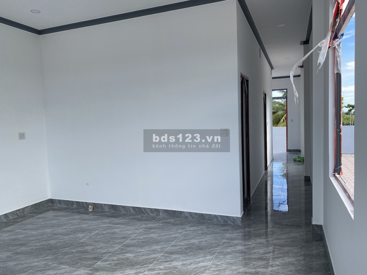 Nhà phố VinaHome 3 Hàm Liêm, cách trung tâm Phan Thiết 10 phút, chỉ 600Tr nhận nhà ngay.