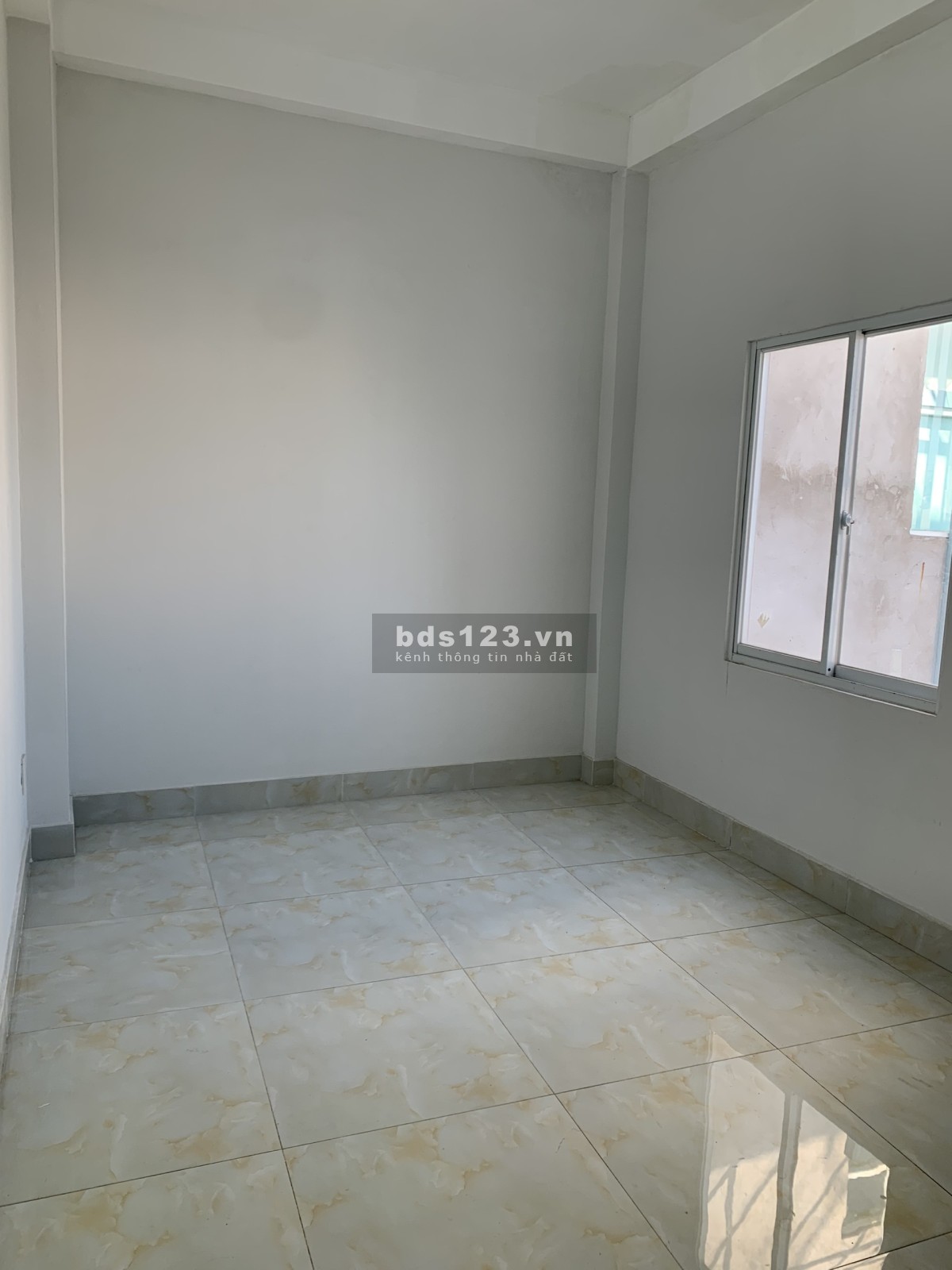Cho thuê văn phòng - Nhà mới gần 2 trường học, 1 chợ, 1 khu ăn uống rất tiện.