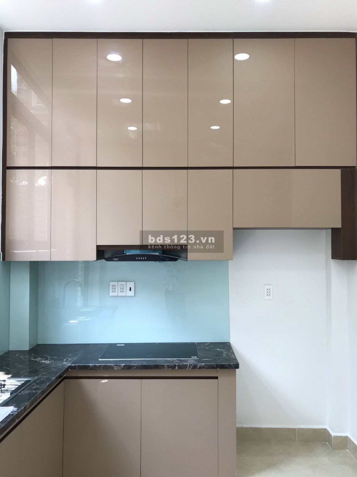 Bán nhà 1 lầu 1 sân thượng Mặt tiền Tây Thạnh Tân Phú siêu đẹp