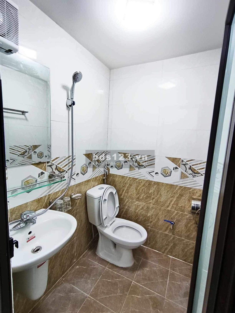 Bán nhà căn Hoa hậu Đống Đa - Nhỏ xinh 5 tầng - Ngõ rộng thoáng - Gần hồ Ba Mẫu!3.2 tỷ Đống Đa