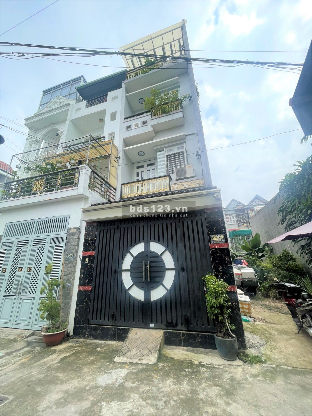 Bán lô đất quận 12, 2 mặt tiền, ngay chợ, KT4x17, khu nhà lầu, hẻm xe bảy chỗ. Giá 4,45 tỷ