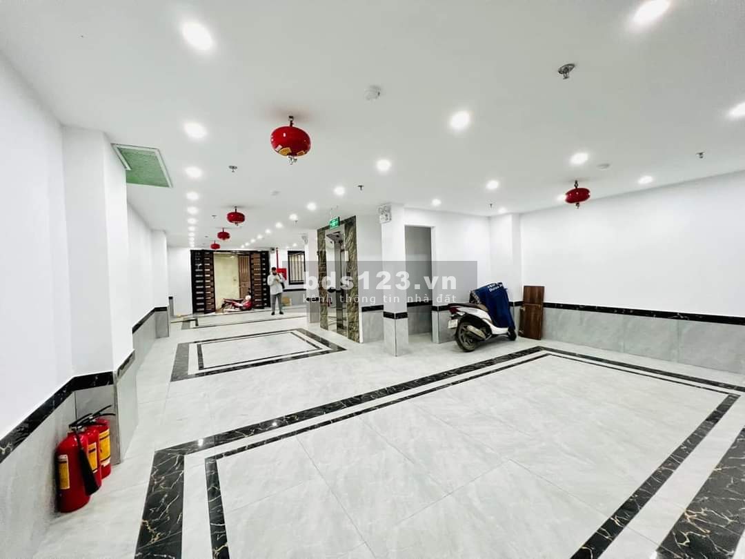 Bán tòa nhà 8 tầng, mới đẹp, thang máy phố Trịnh Đình Cửu, Quận Hoàng Mai, Hiệu Xuất, chào 20.7 Tỷ.