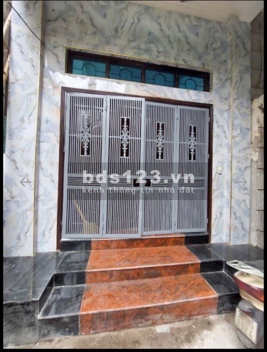 Chính chủ nhờ bán gấp - Đường Cầu Giấy - Trung tâm quận - Tiện ích vô vàn - Nhỉnh 5 tỷ