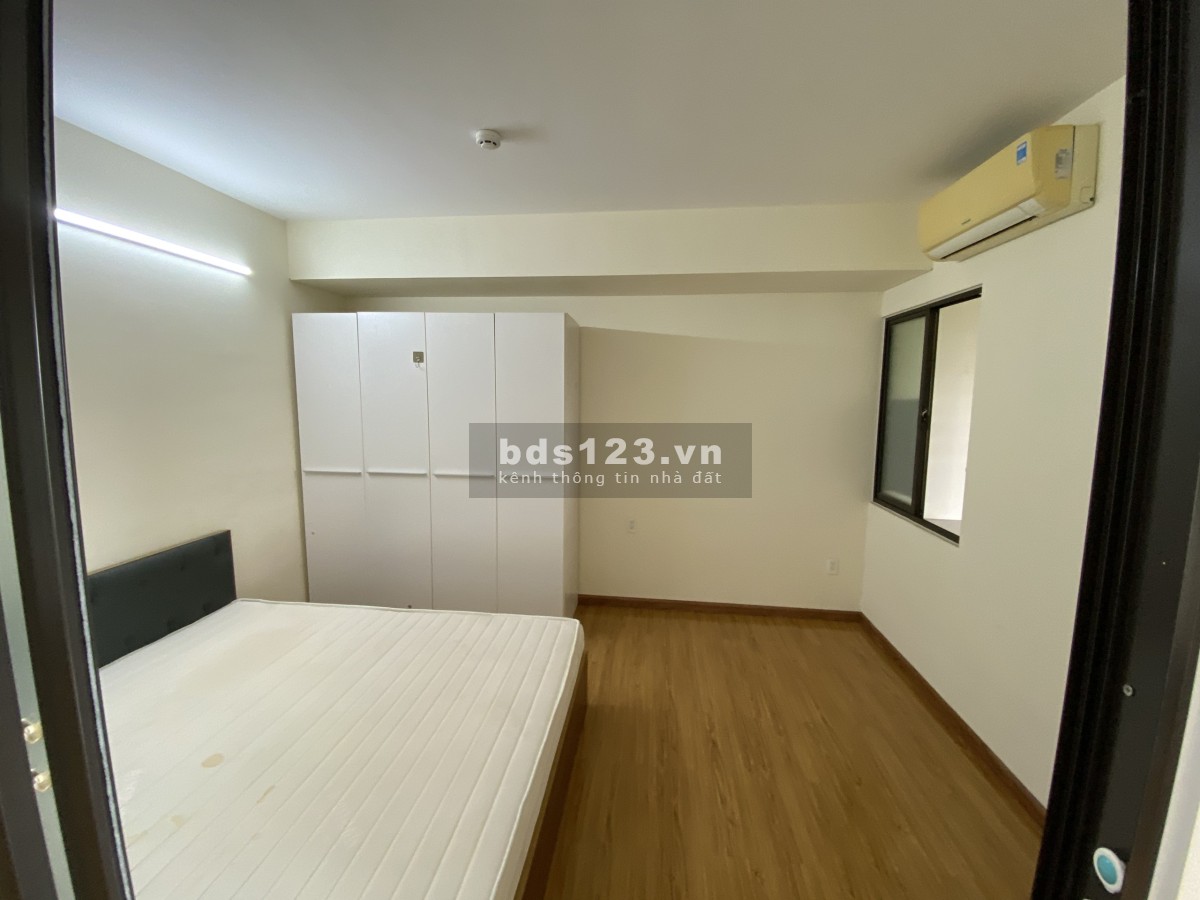 Cần bán gấp căn hộ Flora Kikyo, 55m2 1 + 1pn full nội thất, đã có sổ hồng, giá chỉ 2 tỷ 050 bớt lộc