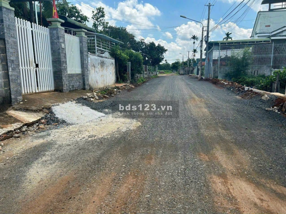Giá ngợp 600 triệu bán lô đất rộng 137m2 tại đường Giồng Cát, Tân Phú Trung, Củ Chi