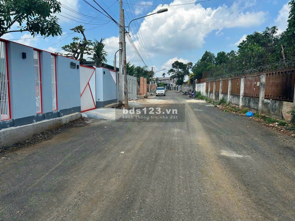 Giá ngợp 600 triệu bán lô đất rộng 137m2 tại đường Giồng Cát, Tân Phú Trung, Củ Chi