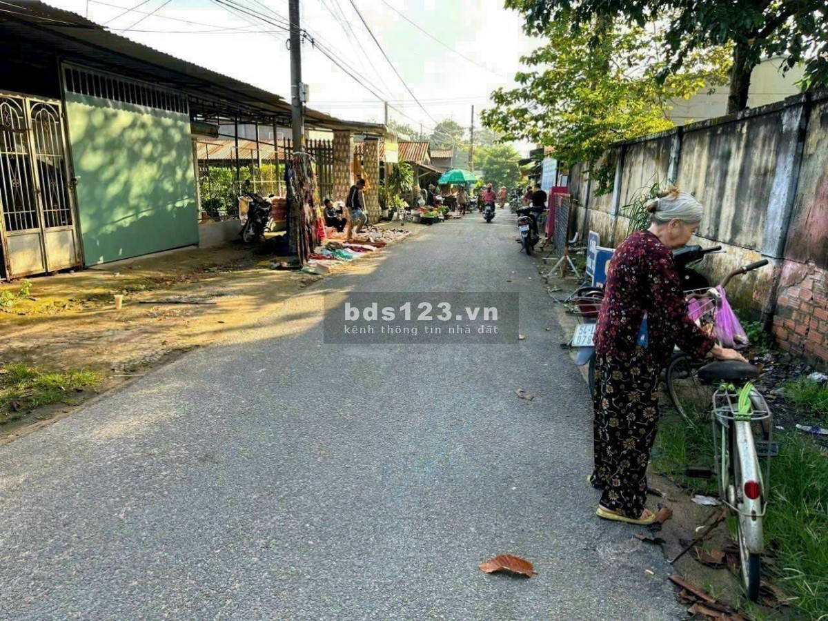 Nhà cấp 4, 2 mặt tiền, 184m2, đường số 7, Tân Thông Hội, Củ CHi, 630tr