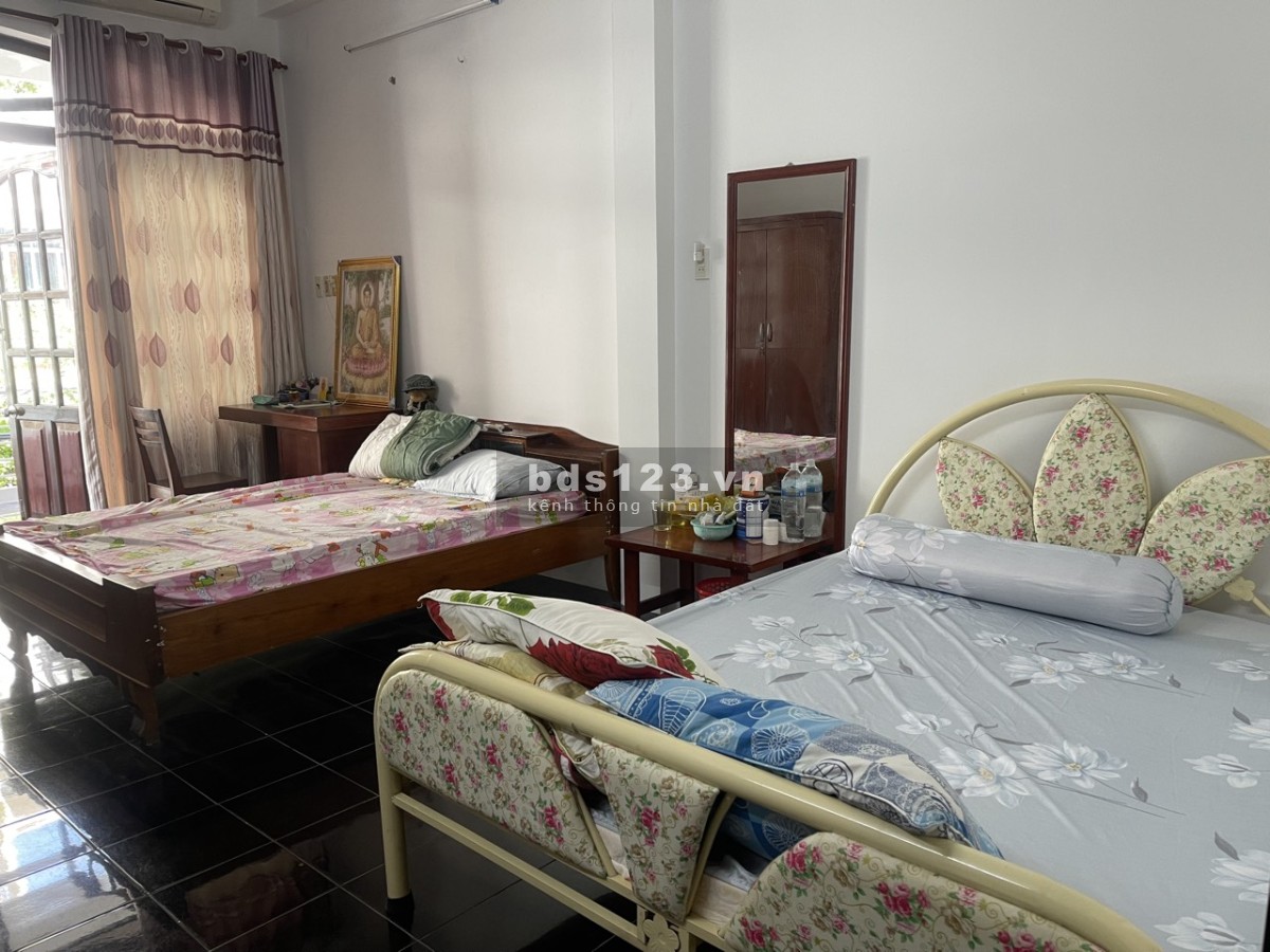 Bán nhà 3 tầng hẻm oto Bạch Đằng, Nha Trang, cách Biển chỉ 1km
