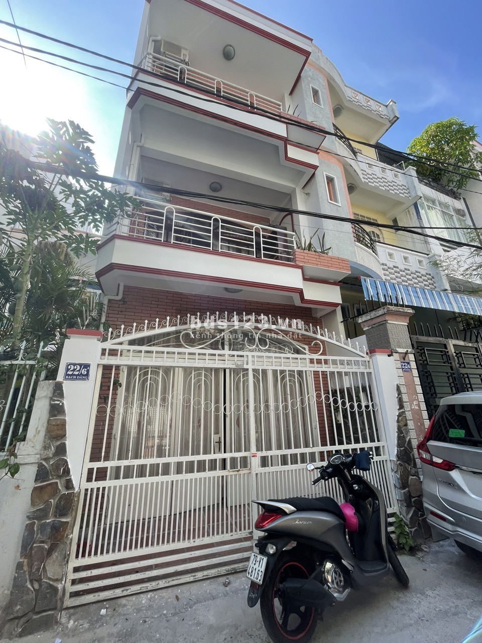 Bán nhà 3 tầng hẻm oto Bạch Đằng, Nha Trang, cách Biển chỉ 1km