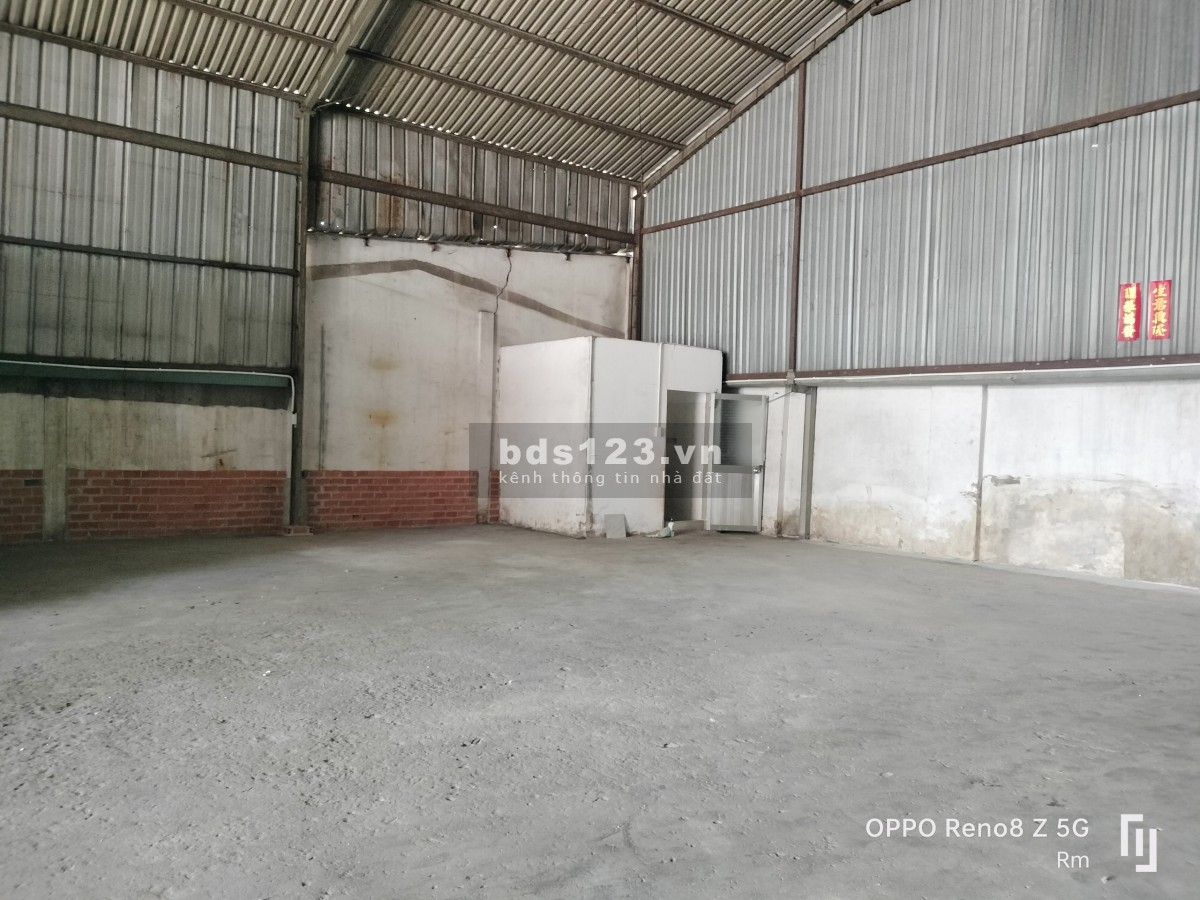Cho thuê mặt bằng kho xưởng 336m2 giá chỉ 30 triệu mặt tiền quốc lộ 13 Thuận An, Bình Dương