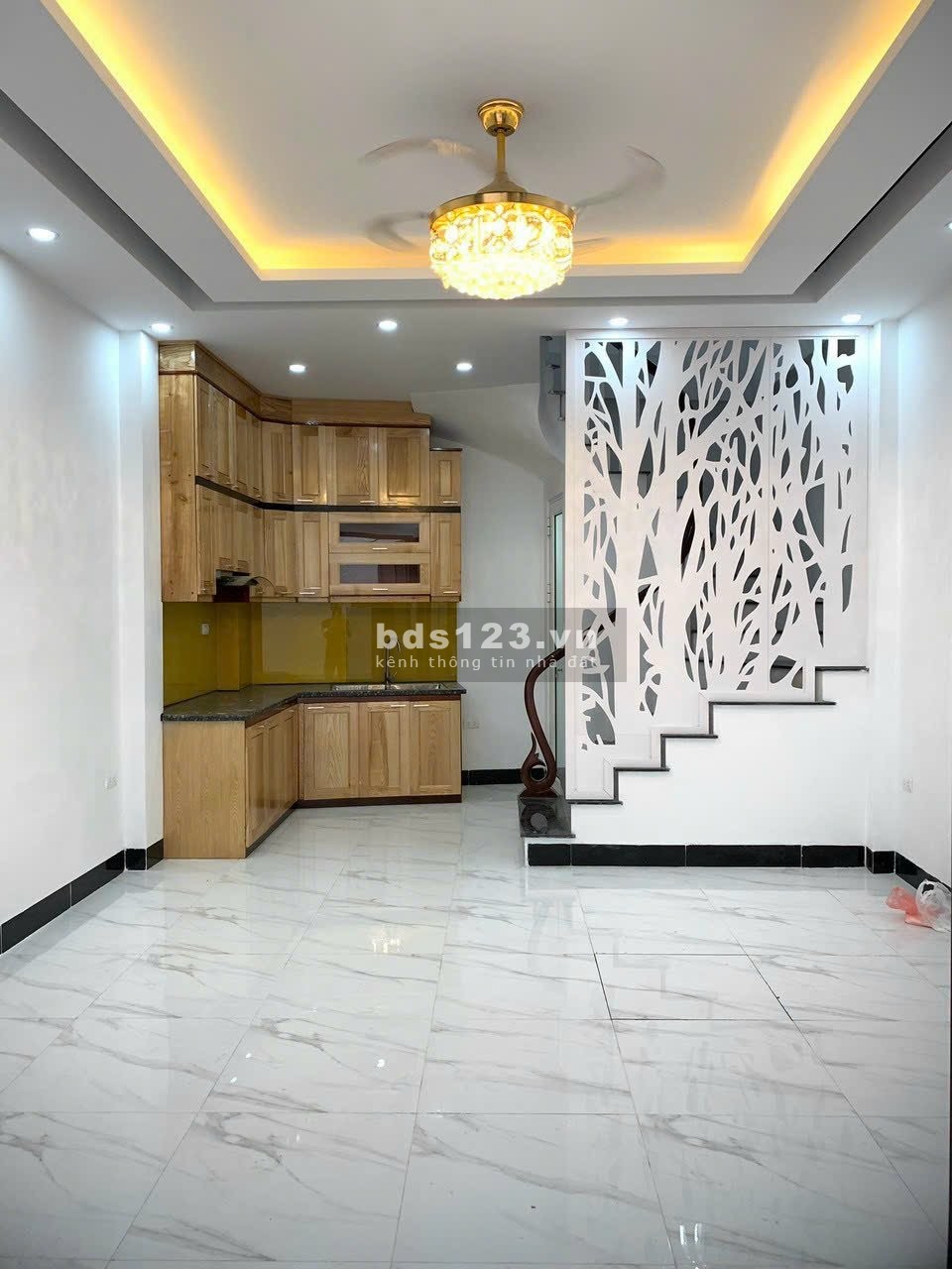 Bán nhà gần Vincom Smart City 34m²*5T, ngõ thoáng, ô tô đậu sát nhà giá 2.7 tỷ. LH: 0986 732 688