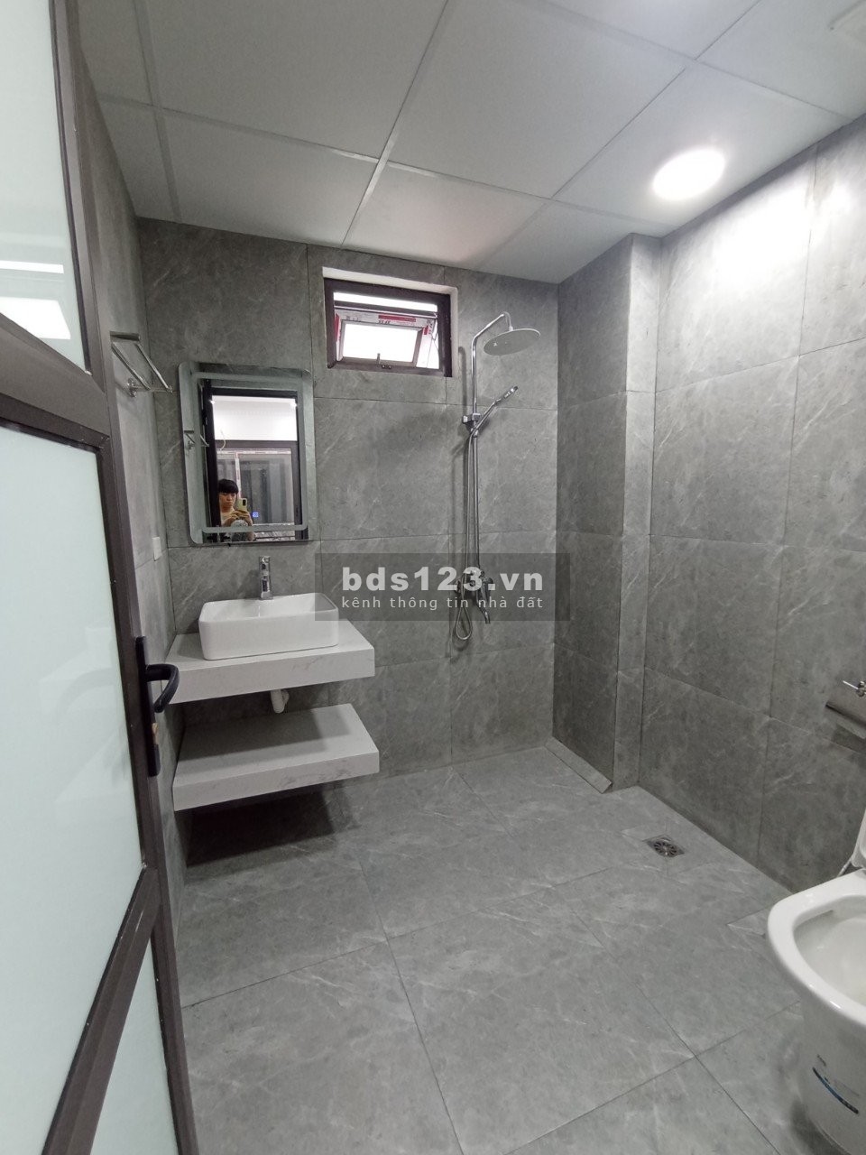 Bán nhà gần Vincom Smart City 34m²*5T, ngõ thoáng, ô tô đậu sát nhà giá 2.7 tỷ. LH: 0986 732 688