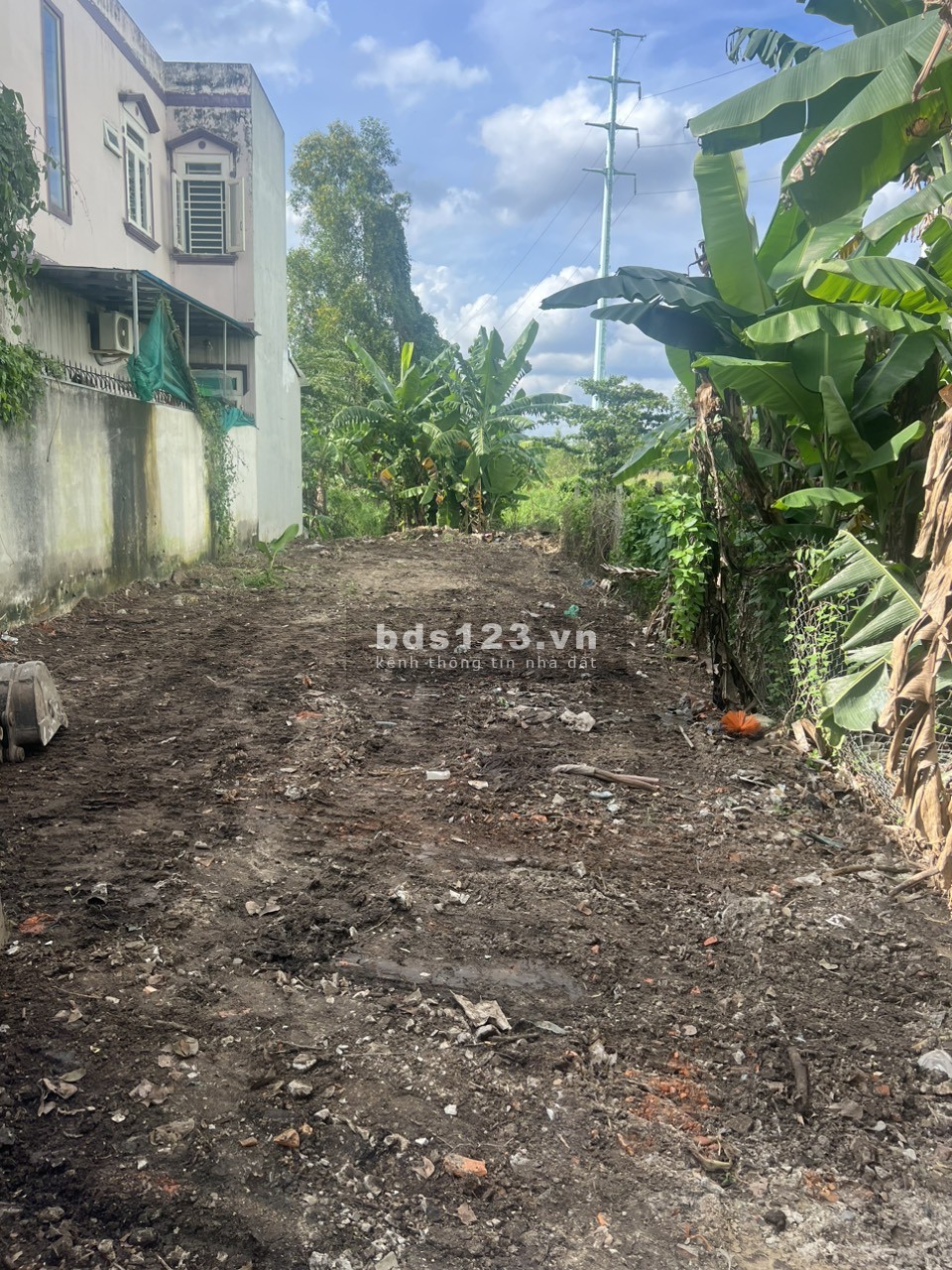 Chính Chủ bán mảnh đất 138m² (6x23) full thổ sổ hồng riêng KDC Vĩnh Phú 1, 1tỷ930 có bank hỗ trợ 50%