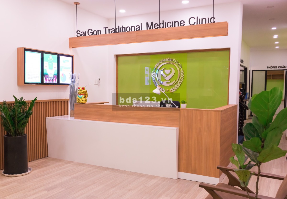 Cho thuê nhà nguyên căn 1 trệt 2 lầu, mặt tiền đường Phan Văn Trị, đối diện siêu thị Emart