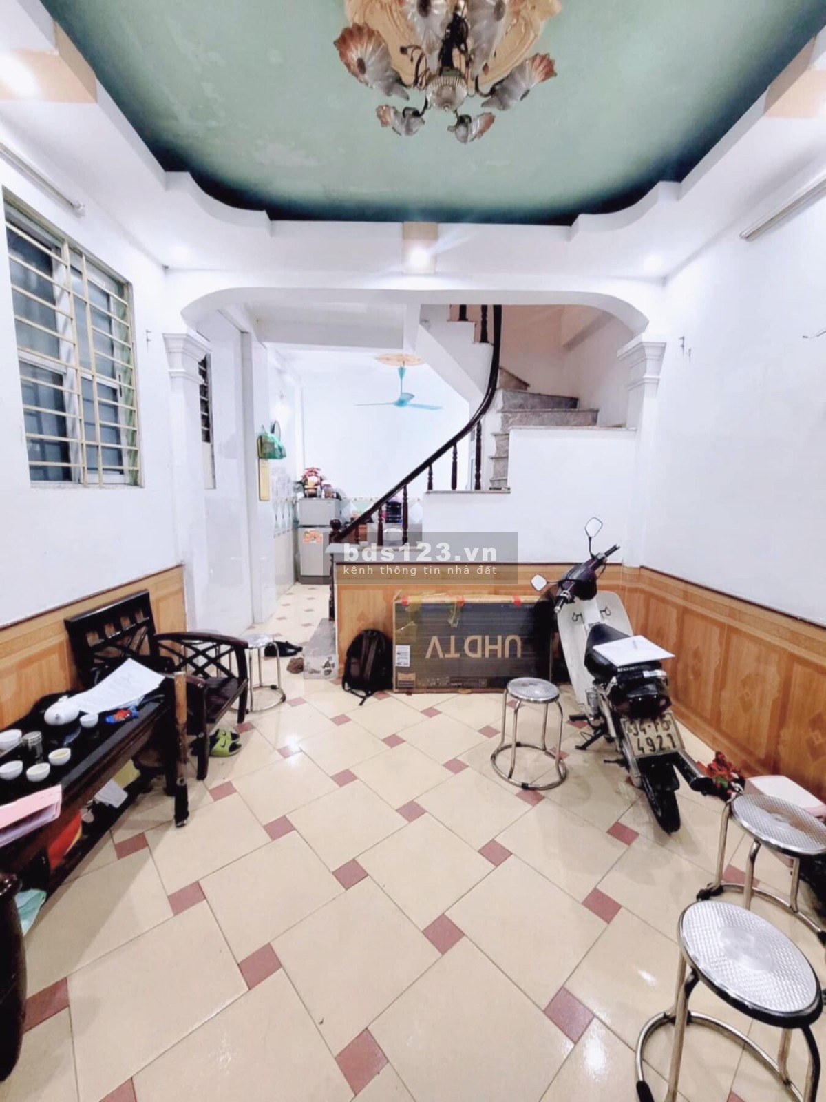 Bán nhà Cát Linh, Đống Đa 36m2, 5 tầng, nhỉnh 3 tỷ, nhà sát phố đẹp, vào ở ngay