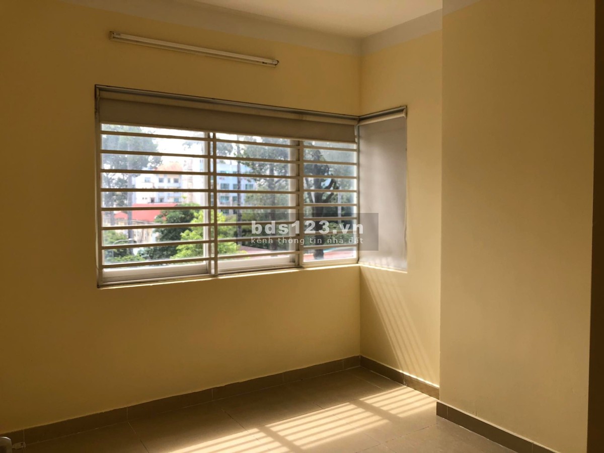 Cần cho thuê gấp Căn Hộ 155 Nguyễn Chí Thanh, Quận 5, Dt : 70 m2, 2PN, Giá : 9 tr/th