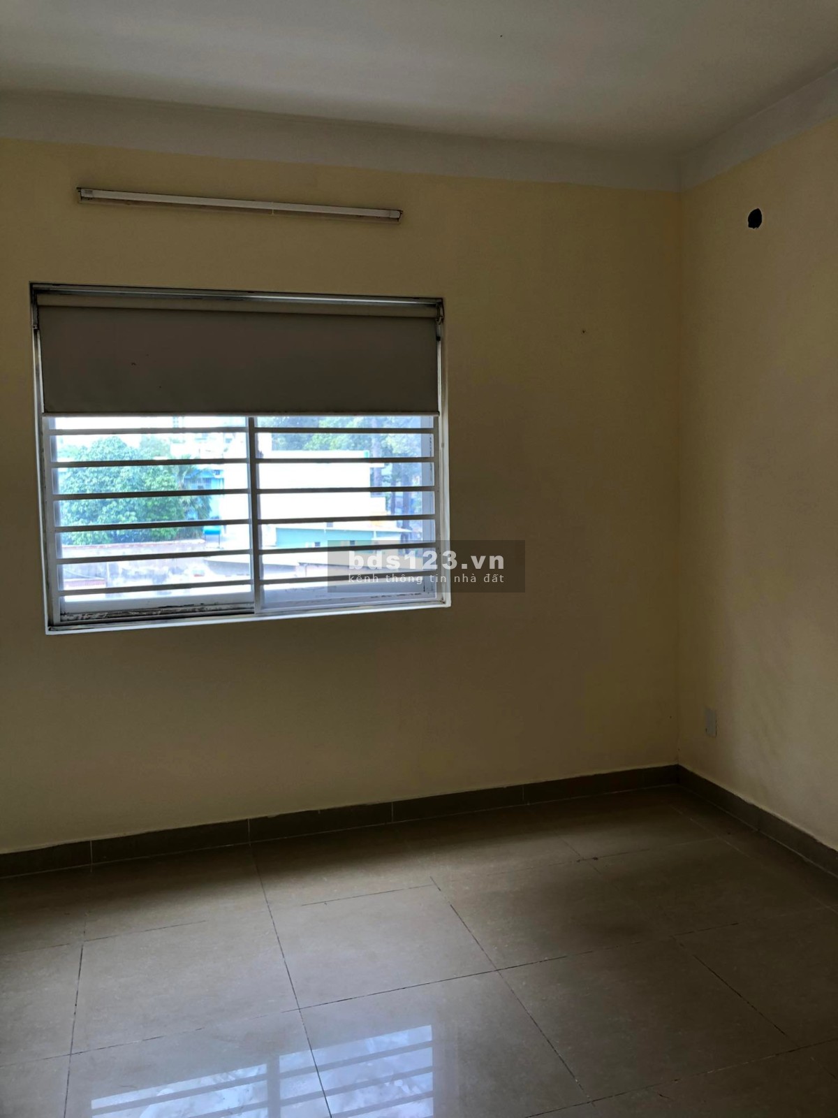 Cần cho thuê gấp Căn Hộ 155 Nguyễn Chí Thanh, Quận 5, Dt : 70 m2, 2PN, Giá : 9 tr/th