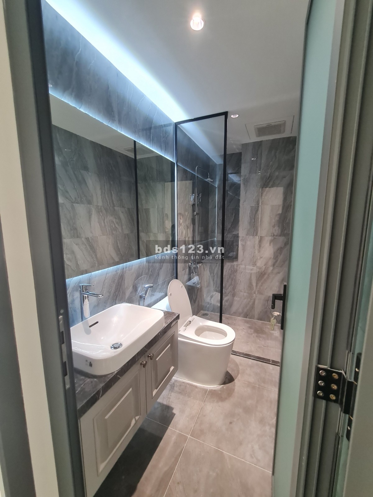 Mặt bằng Shophouse SALA hoàn thiện - 450m2 -hầm 4,5 lầu giá chỉ 85 triệu/tháng.