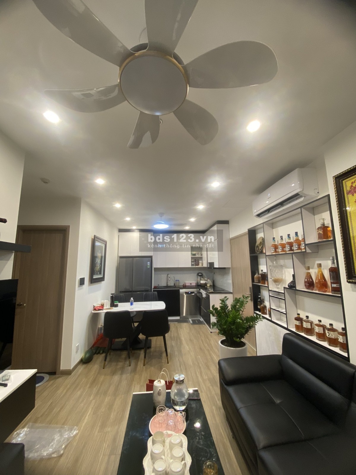 Cần chuyển nhượng gấp căn góc căn hộ 3PN Vinhomes Smart City (có Video)