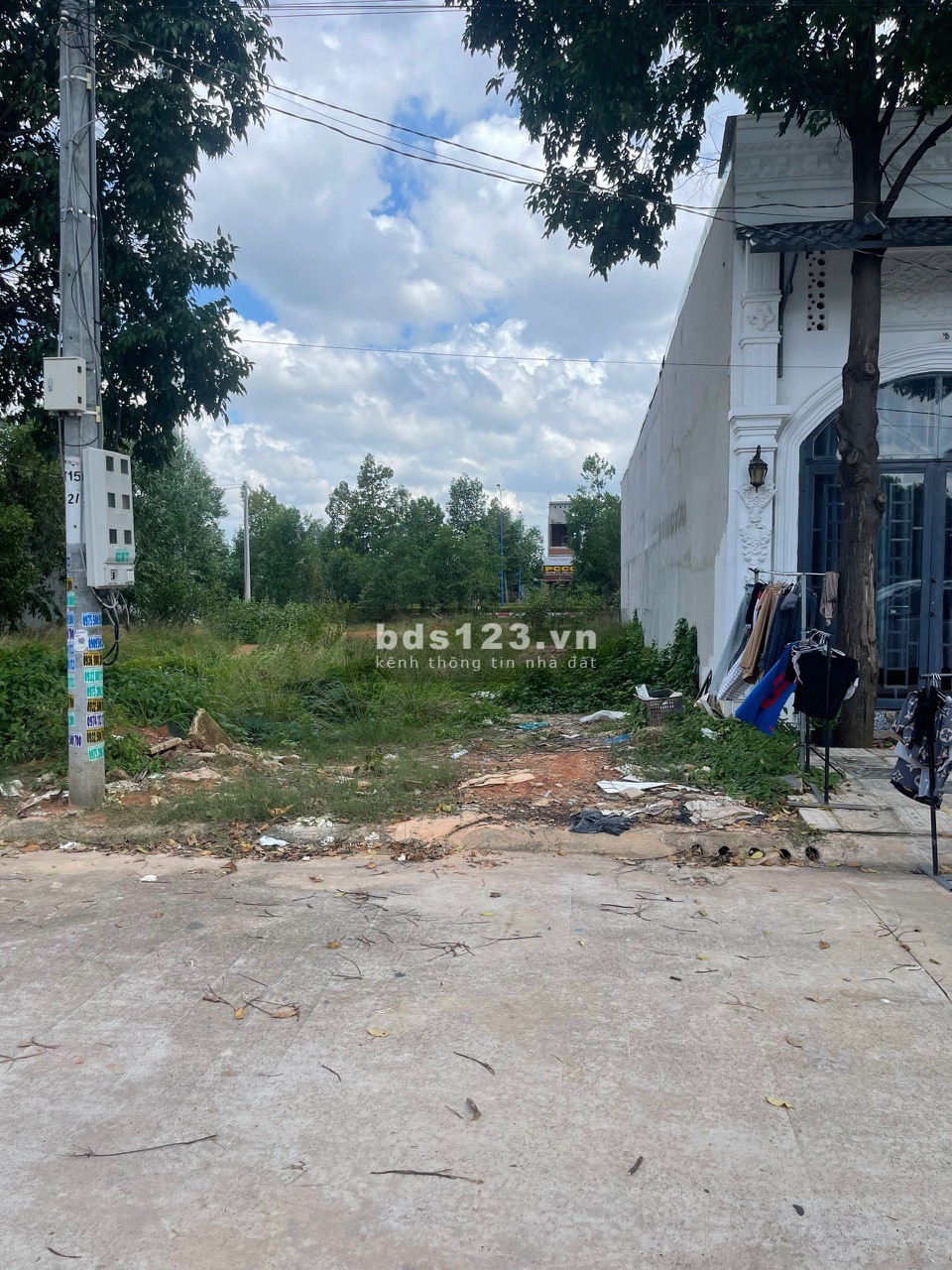 360m2 đất full thổ cư, 12x30, đường nhựa lớn, 2 cont né nhau, gần quốc lộ 13.