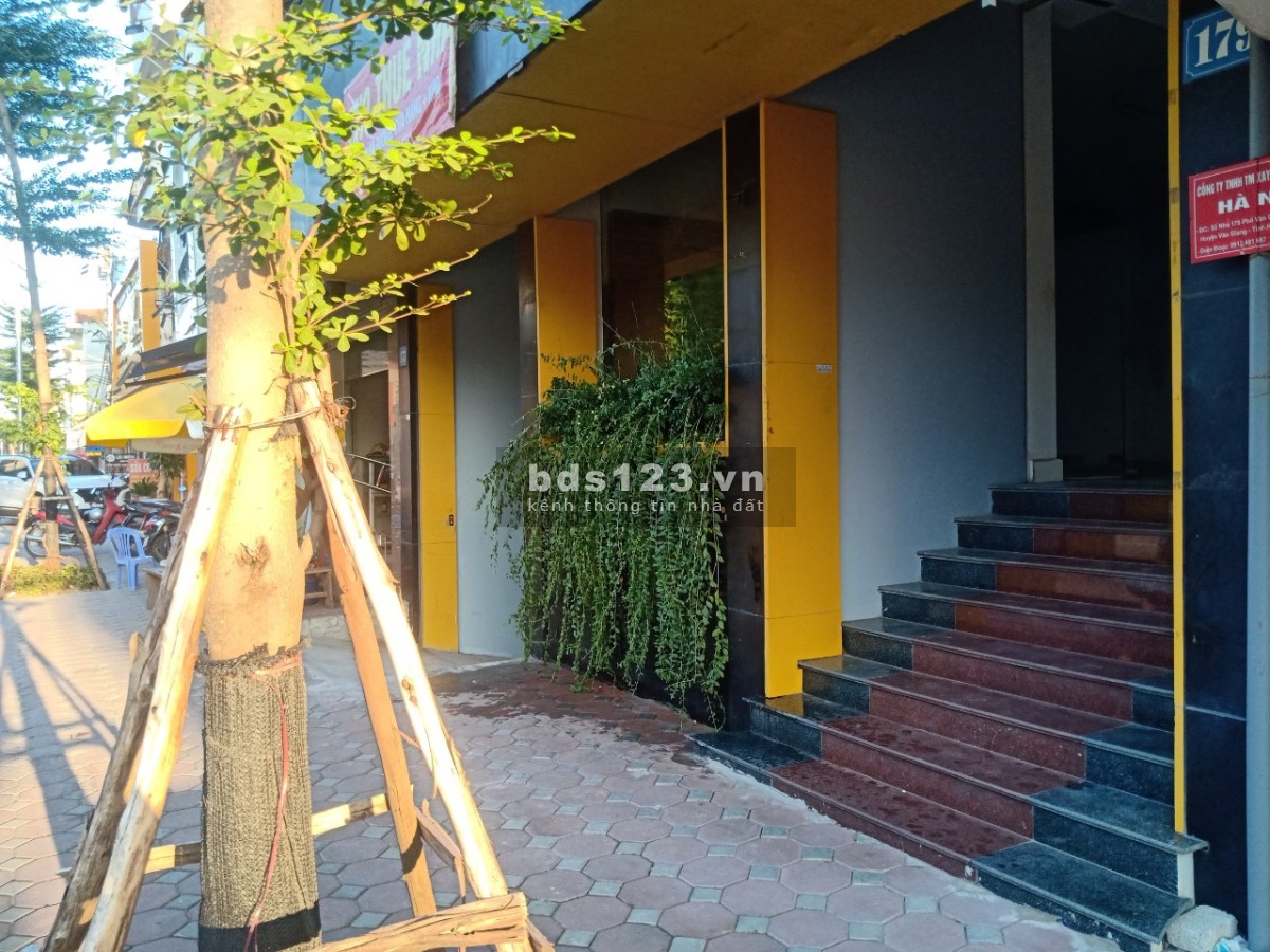 Cho thuê văn phòng mặt phố Văn Giang, Hưng Yên.