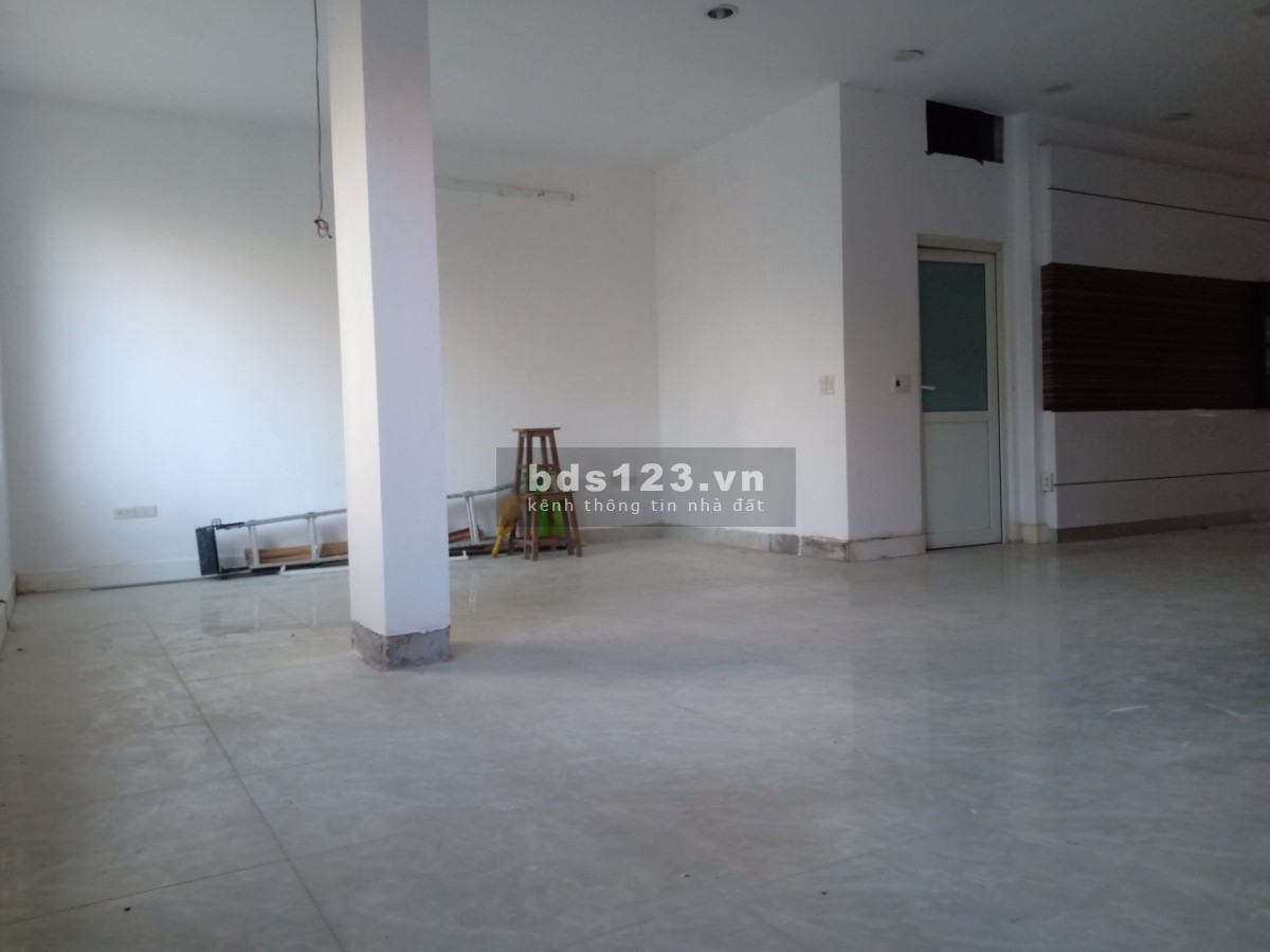 Cho thuê văn phòng mặt phố Văn Giang, Hưng Yên.