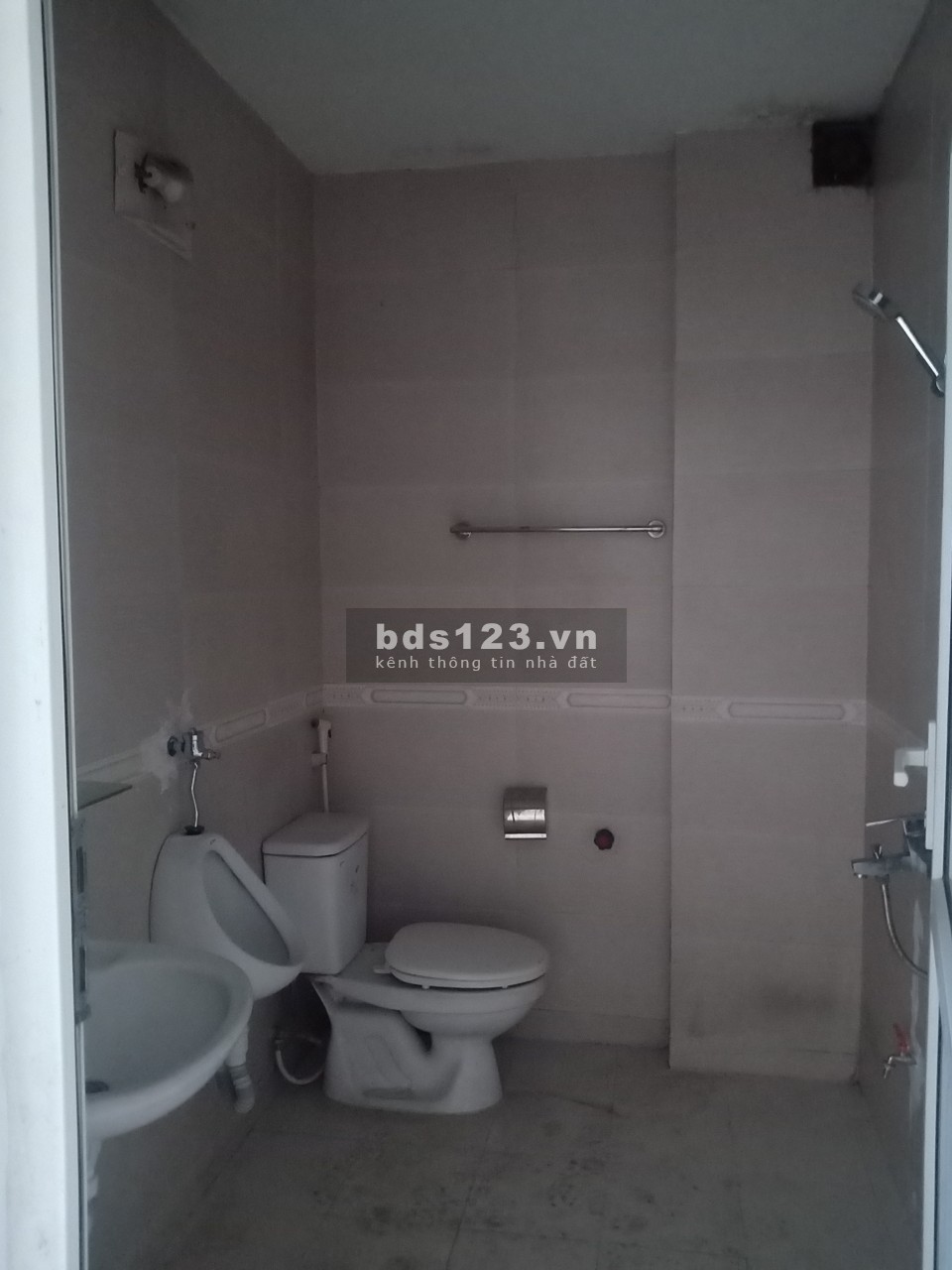 Cho thuê văn phòng mặt phố Văn Giang, Hưng Yên.