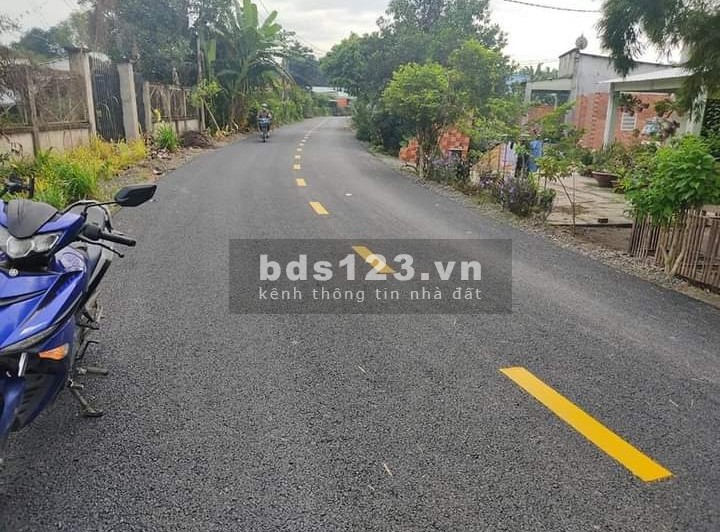 Giá ngợp 570tr đất thổ 143m2 SHR đường Trần Văn Chẩm, Phước Vĩnh An, Củ Chi