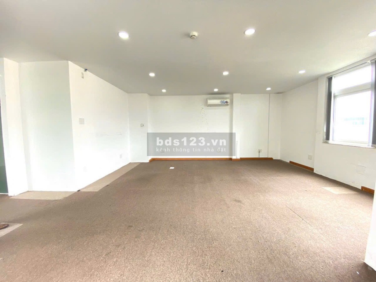 Chính chủ cho thuê văn phòng dt 60m2 tại Quận 1 , giá 22tr5 bao phí quản lý
