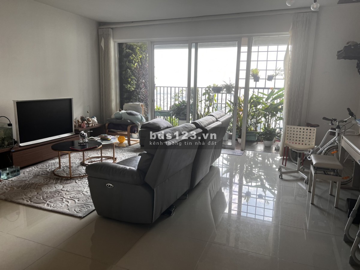 Chuyển nhượng căn hộ VISTA VERDE 4 phòng ngủ tại quận 2