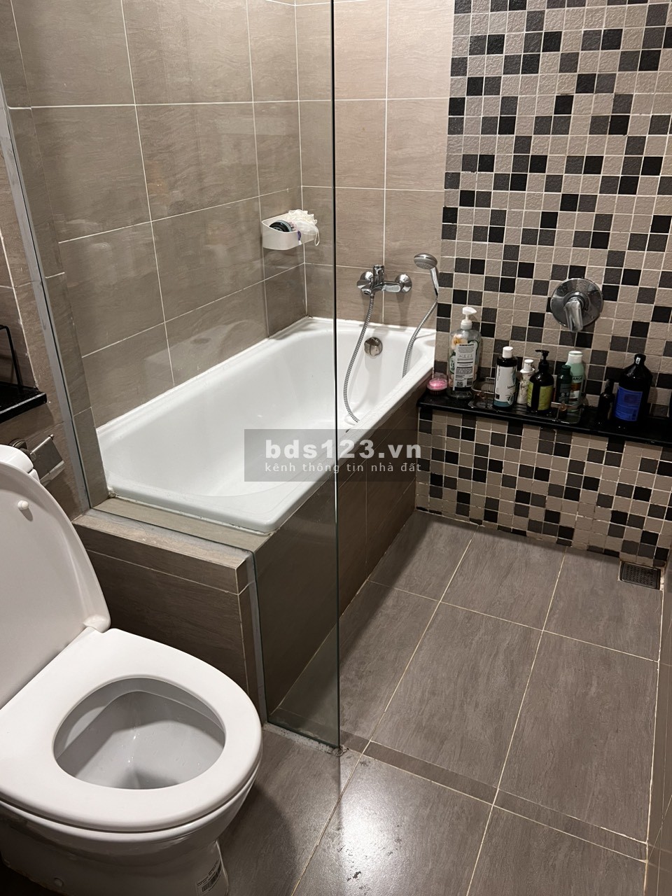 Chuyển nhượng căn hộ VISTA VERDE 4 phòng ngủ tại quận 2