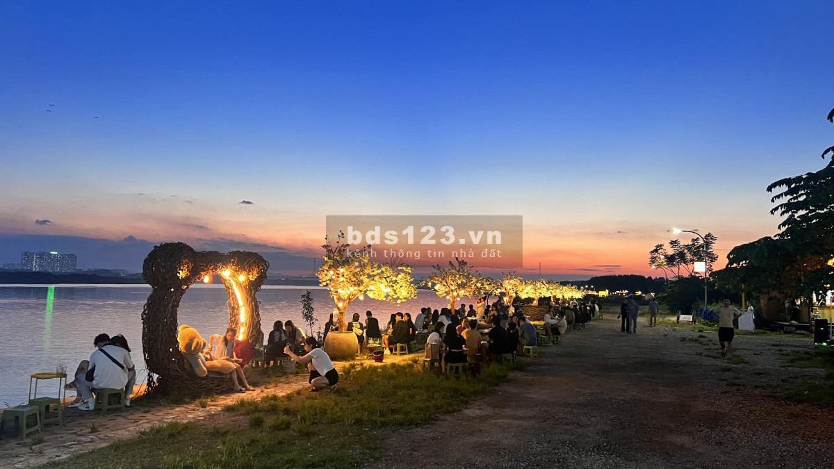 Bán nhà 2 tầng 53m2, Hải Bối, ô tô Morning qua cửa, giá 1.1 tỷ.