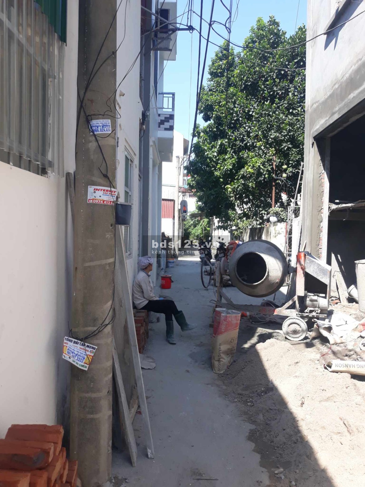 Bán nhà 2 tầng 53m2, Hải Bối, ô tô Morning qua cửa, giá 1.1 tỷ.