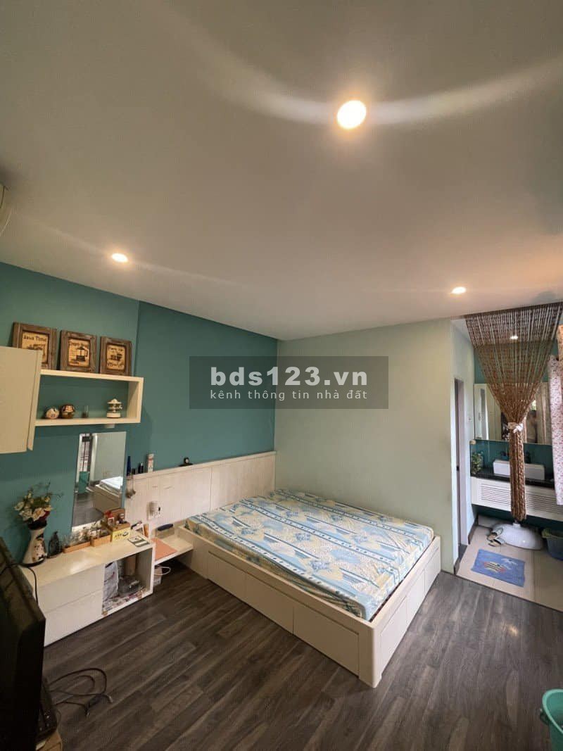 Bán nhà quận 10 ,HXH ,63m , 4 tầng , 4 PN lớn , KQH, 7,8 tỷ