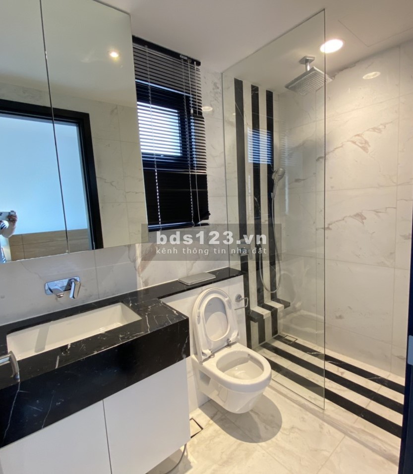 Cần bán căn hộ D1 Mension 2PN2WC Quận 1 - sổ hồng trao tay, giá chỉ 9,2 tỷ thấp nhất thị trường