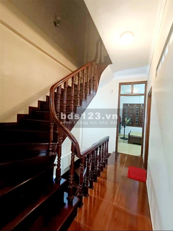 Nhà đẹp dân xây - Phố Nghĩa Đô - Ô tô tránh - Thông thoáng ở ngay (395)
