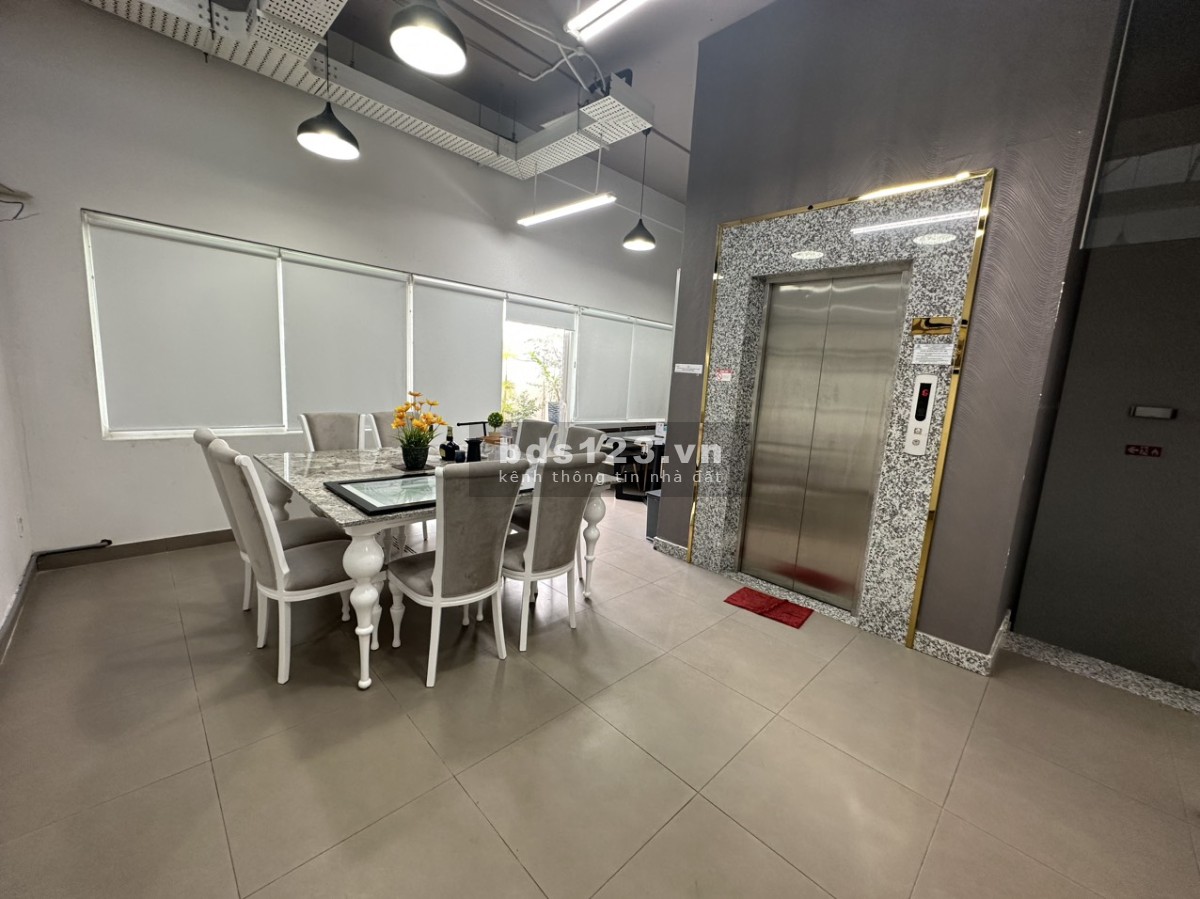 Sàn văn phòng Nguyễn Cơ Thạch 130M2 cho thuê - Thang máy, máy lạnh, bàn ghế đầy đủ