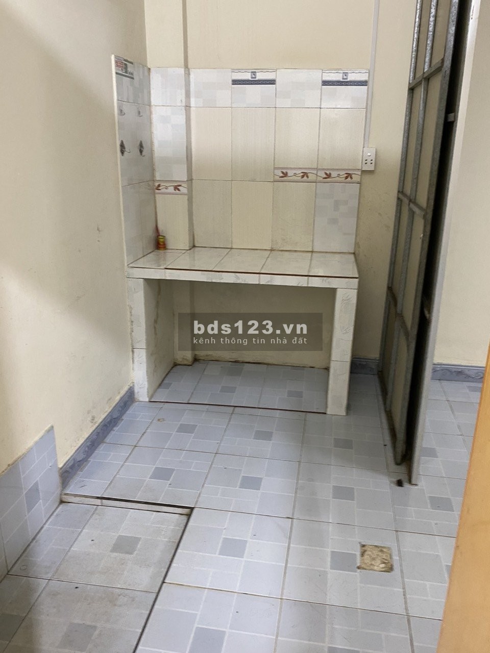 Cho thuê nhà cấp 4 100m2 đ. Đồng Khởi gần KCN Amata Liên hệ: 0934088007