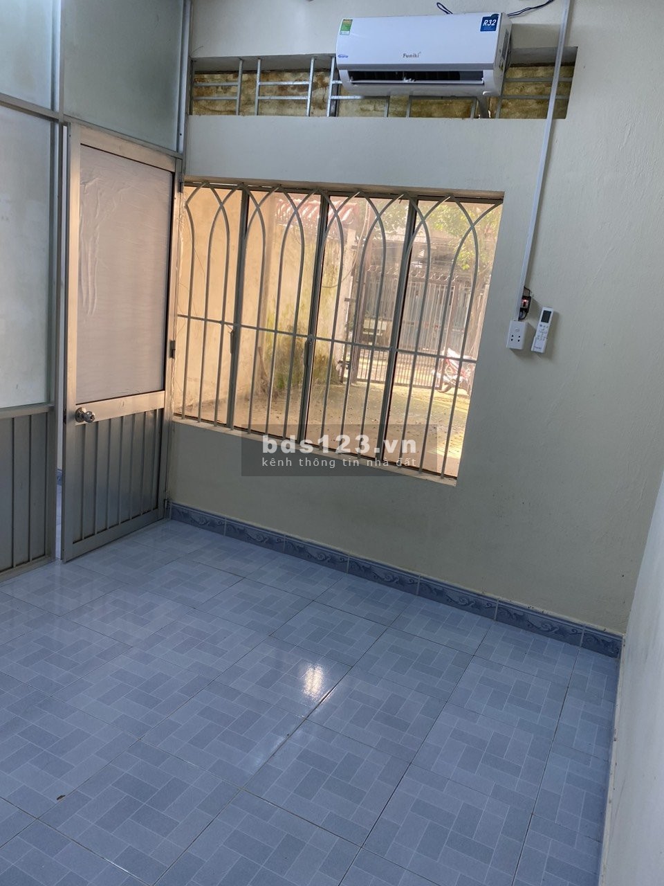 Cho thuê nhà cấp 4 100m2 đ. Đồng Khởi gần KCN Amata Liên hệ: 0934088007