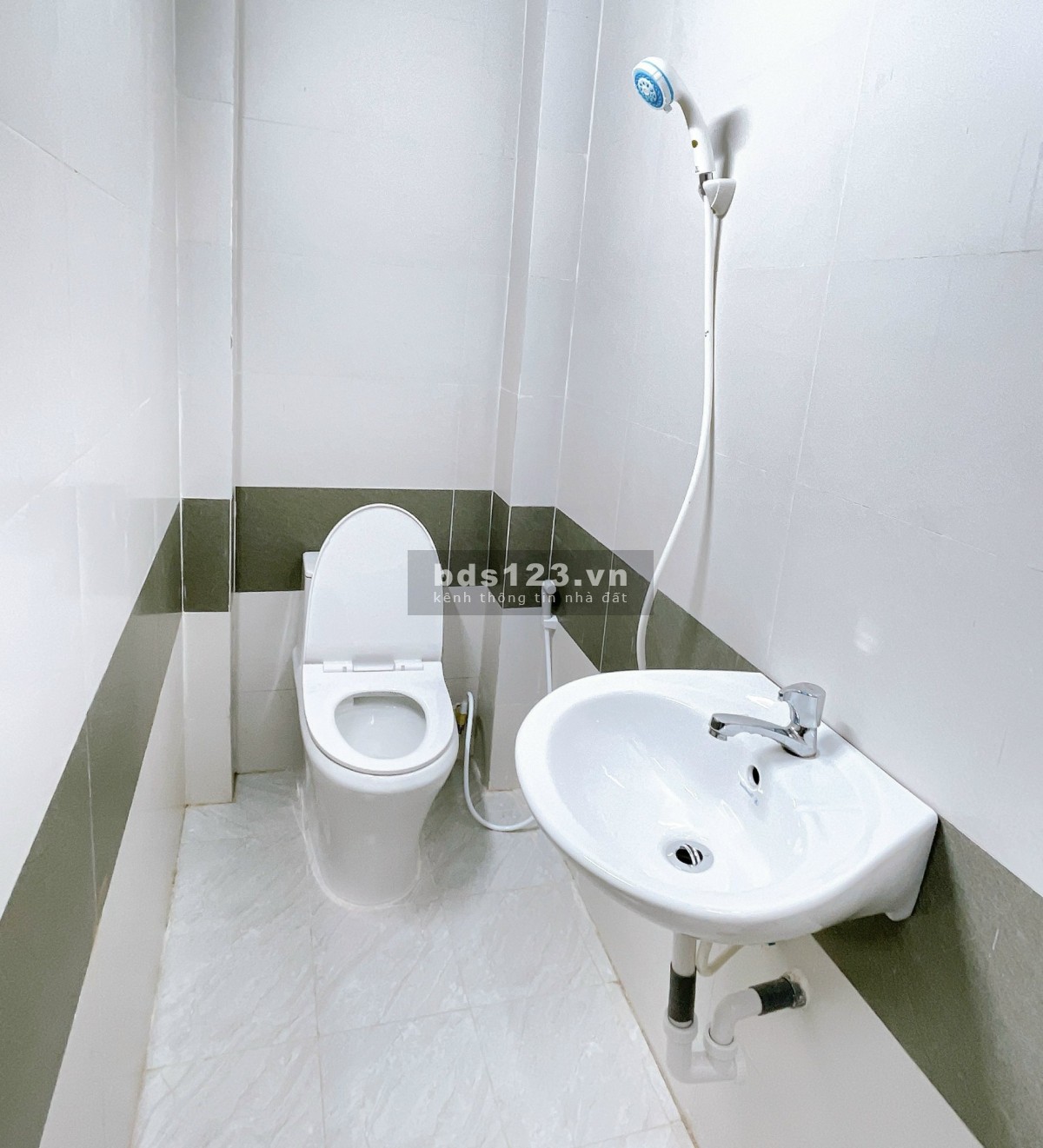 Trống phòng ở tầng trệt, thoáng mát, giờ giấc tự do. Giá 4.8tr/tháng,