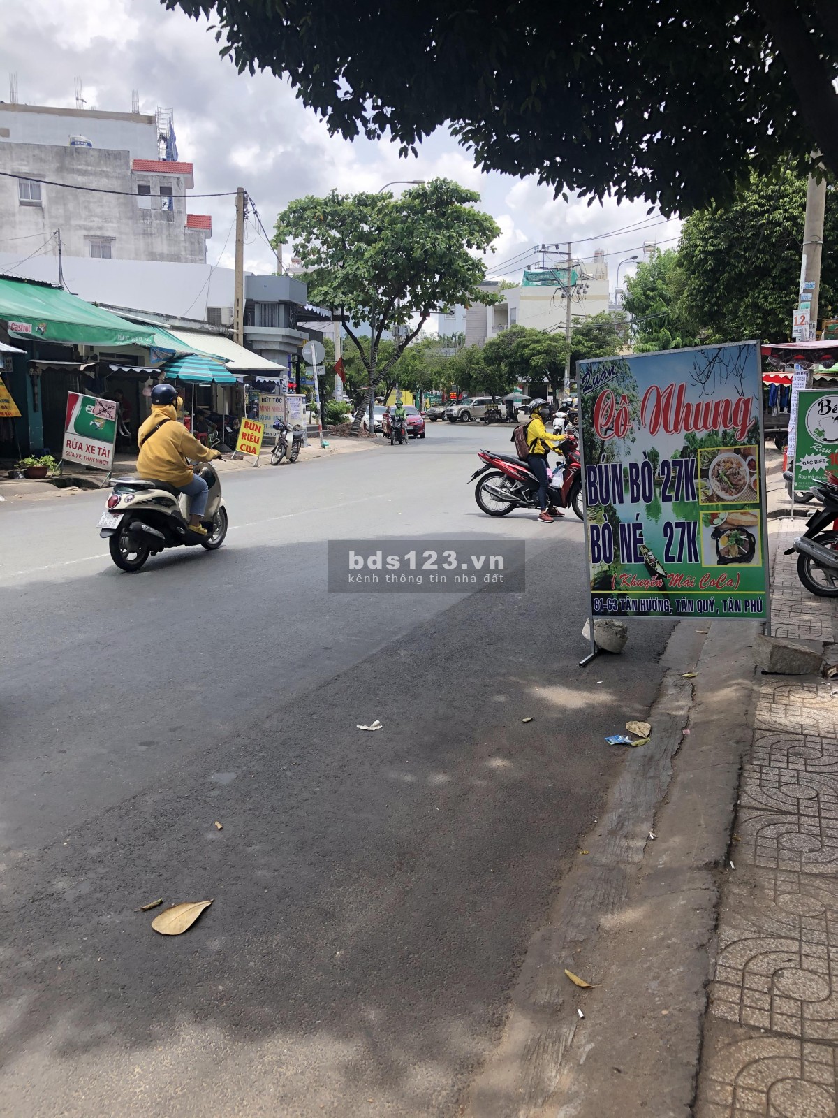 Mặt bằng lớn 100m2, Mặt Tiền đường lớn đông đúc, gần chợ Tân Hương, AEON MALL Tân Phú