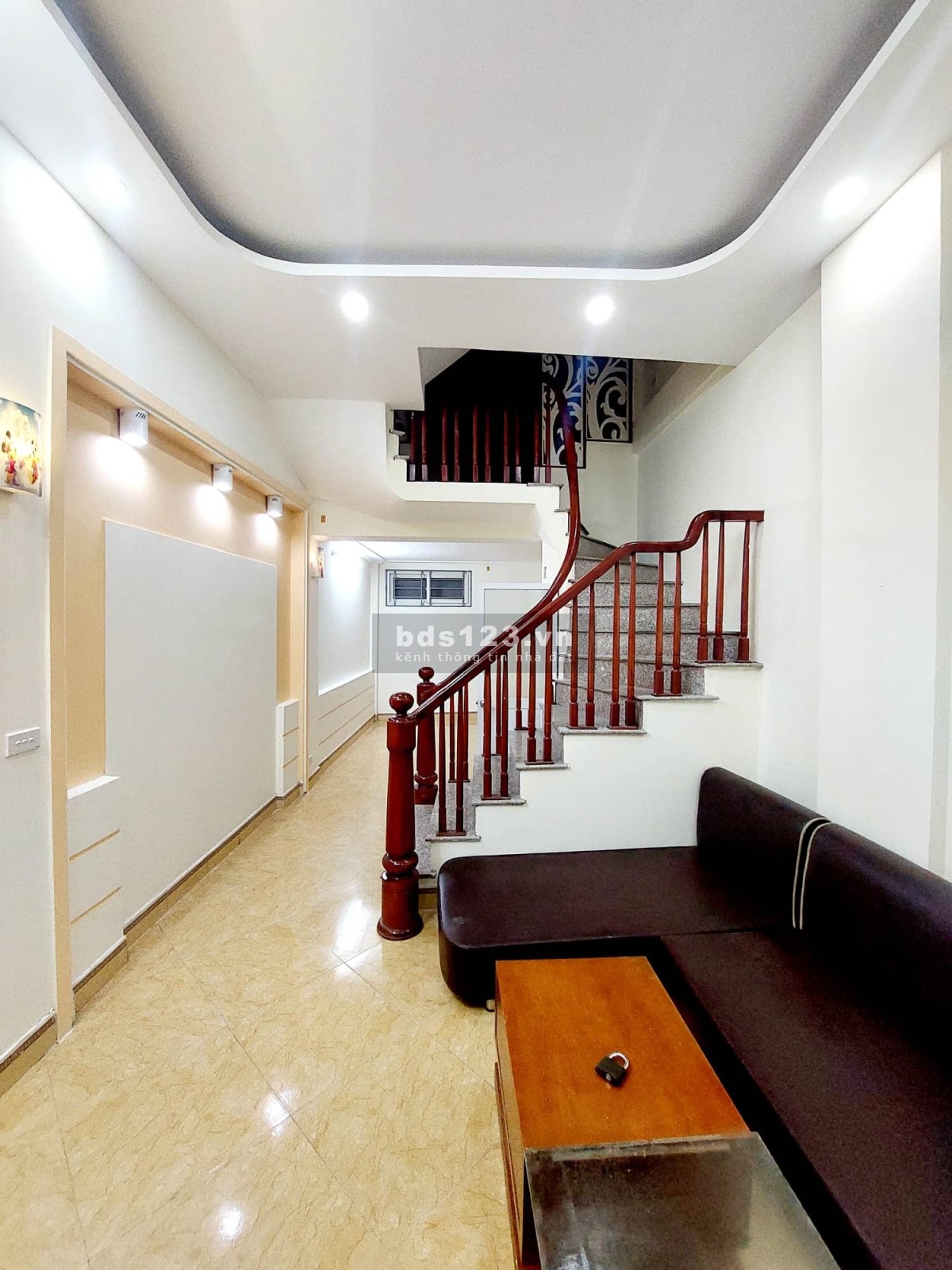 Hiếm nhà đẹp Nam Dư, oto đỗ cửa, gần hỗ ở sướng, nhà đẹp ở ngay, chủ ở có lộc