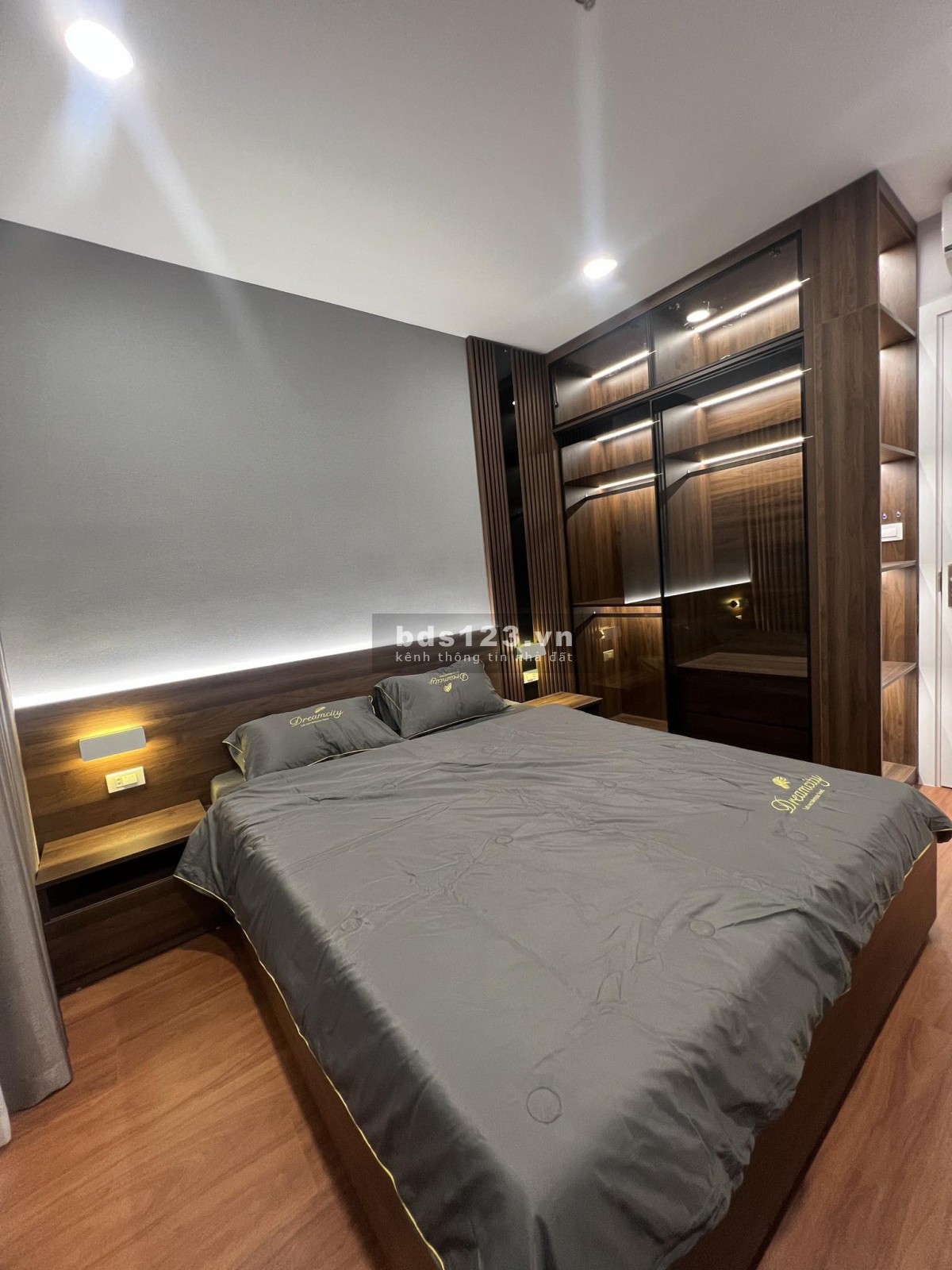 Chuyển nhượng gấp căn hộ 1pn+1 Vinhomes Smart City (Nội Thất Đẹp)