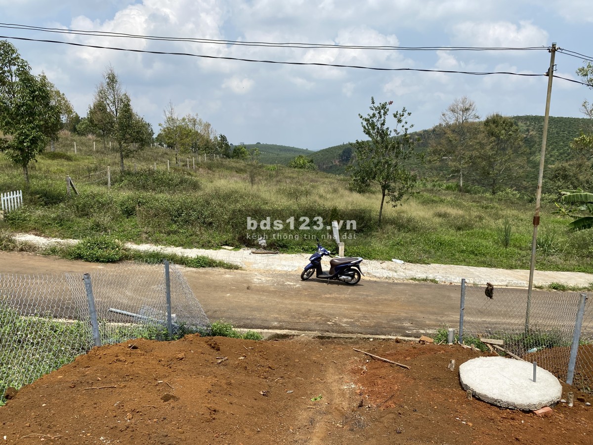 Kẹt tiền bán gấp đất nền view đẹp 200m2/100tc Lộc Ngãi Bảo Lâm giá rẻ 3tr7/m sẵn điện nước móng nhà