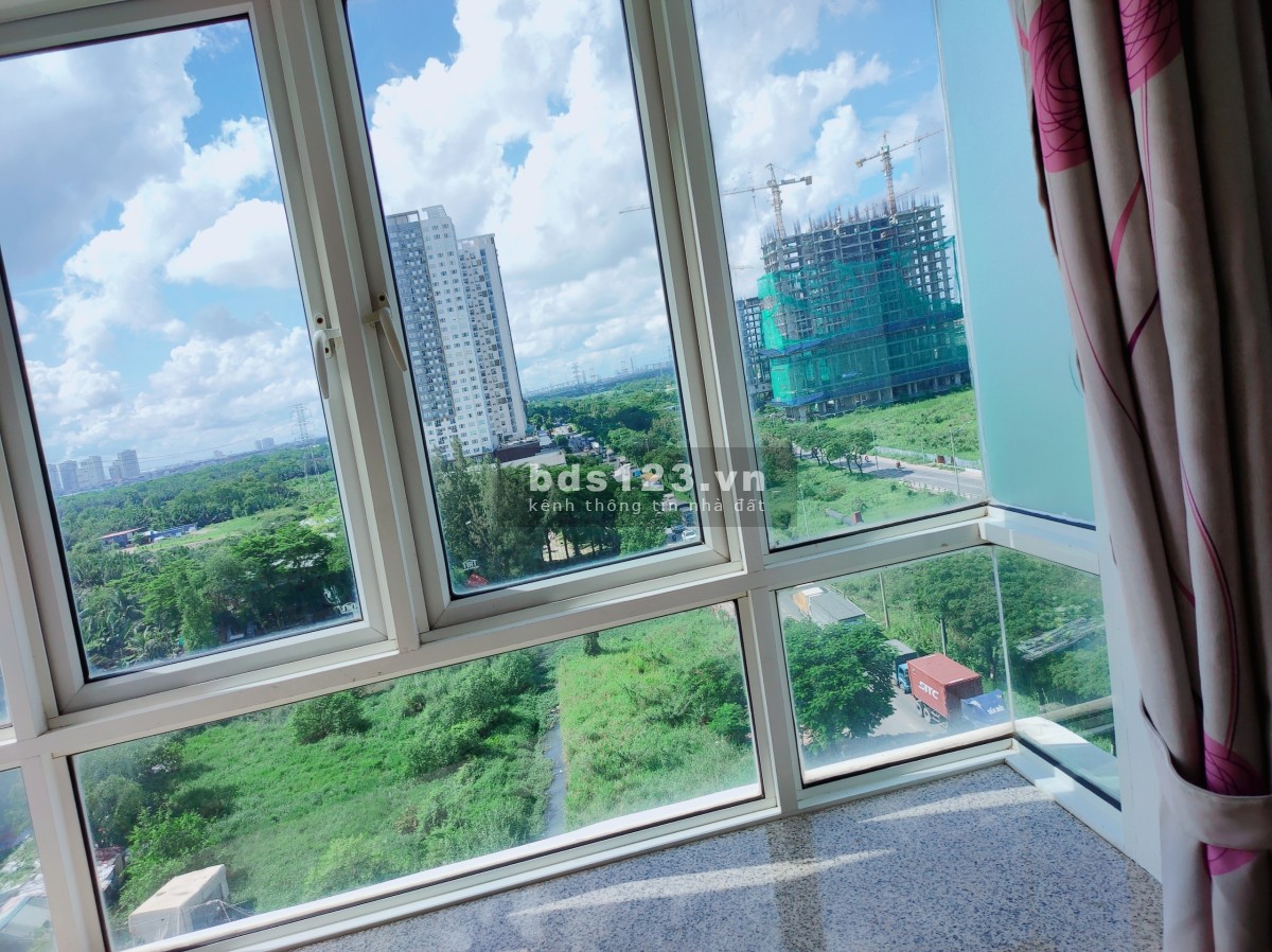 Chung cư Phú Hoàng Anh. Giá thuê là 4.5 triệu mỗi tháng, chỉ dành cho nữ thuê